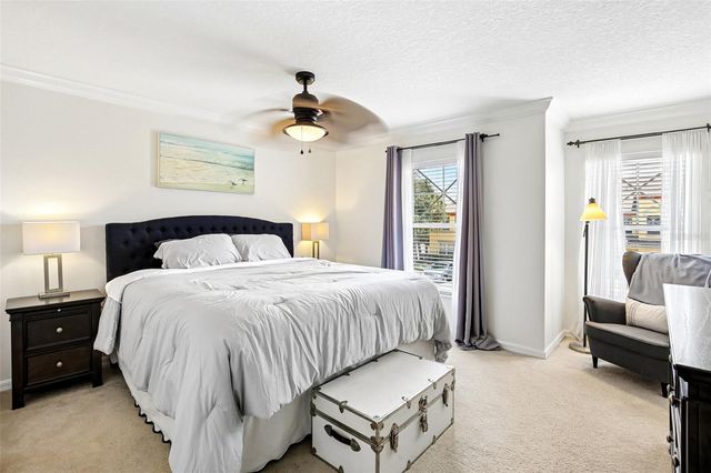 3853 ISLAND WAY, St Petersburg, FL 33705