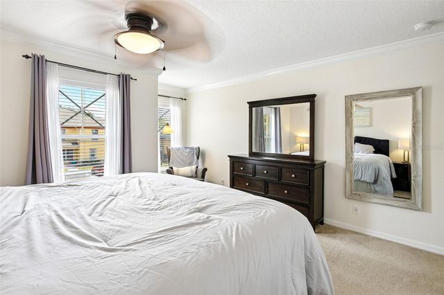 3853 ISLAND WAY, St Petersburg, FL 33705
