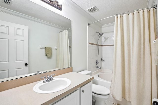 3853 ISLAND WAY, St Petersburg, FL 33705