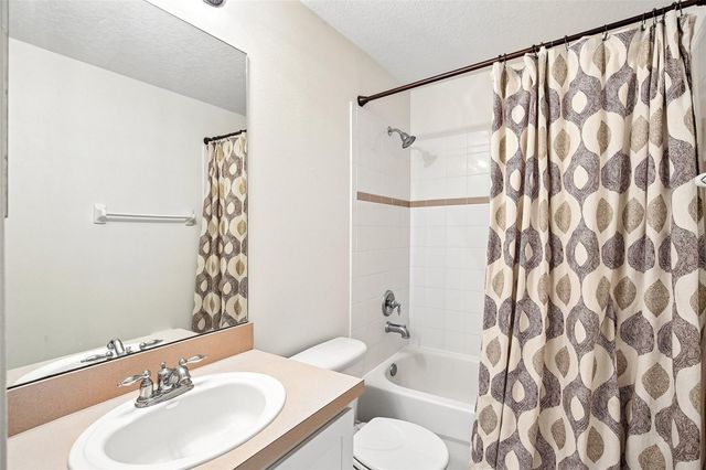 3853 ISLAND WAY, St Petersburg, FL 33705
