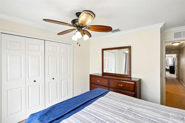 3853 ISLAND WAY, St Petersburg, FL 33705