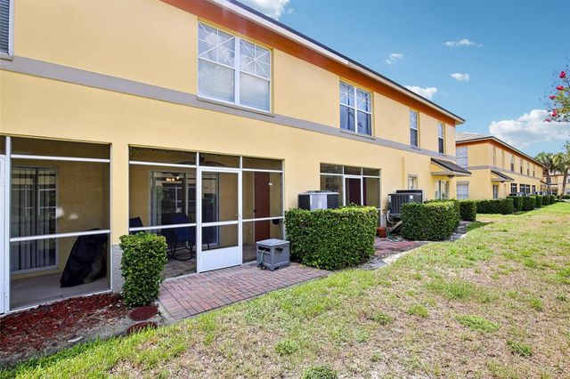 3853 ISLAND WAY, St Petersburg, FL 33705