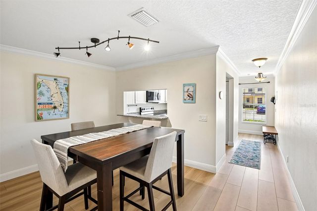 3853 ISLAND WAY, St Petersburg, FL 33705
