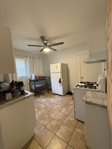 10146 S Wentworth Avenue, Chicago, IL 60628