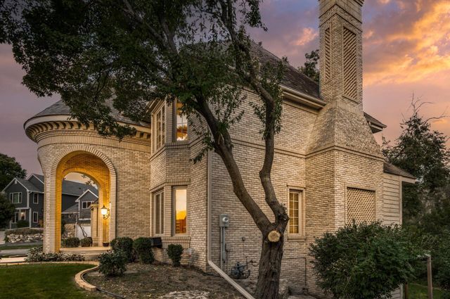 5480 Maple Ridge Court, Minnetonka, MN 55343