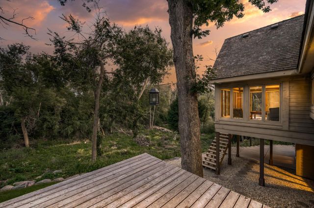 5480 Maple Ridge Court, Minnetonka, MN 55343