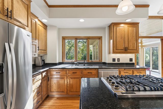 5480 Maple Ridge Court, Minnetonka, MN 55343