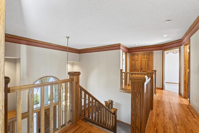 5480 Maple Ridge Court, Minnetonka, MN 55343