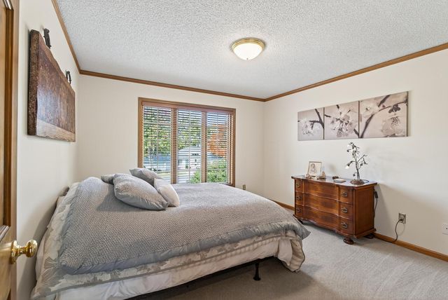 5480 Maple Ridge Court, Minnetonka, MN 55343