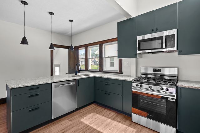 2301 Elm Street, Davenport, IA 52803