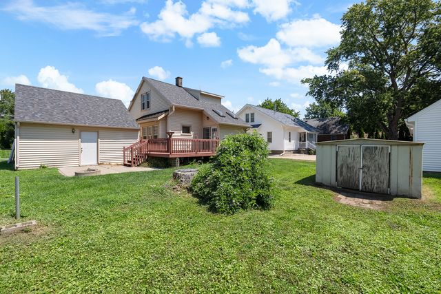 2301 Elm Street, Davenport, IA 52803