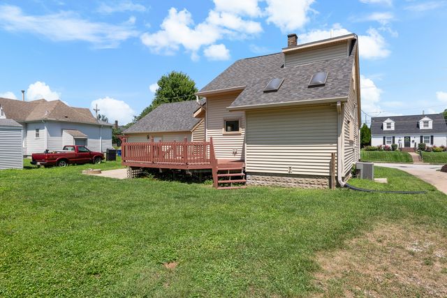 2301 Elm Street, Davenport, IA 52803