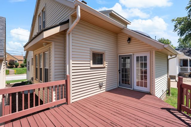 2301 Elm Street, Davenport, IA 52803