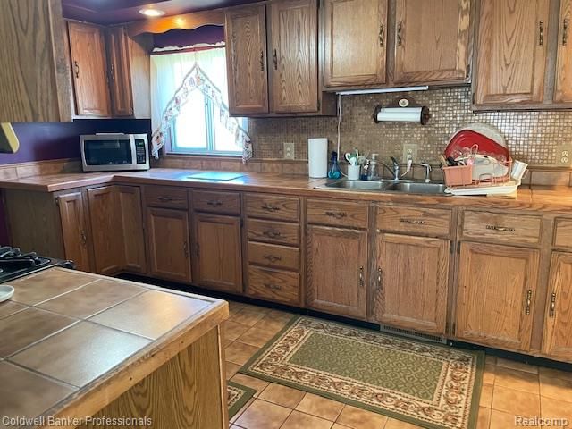 5447 Rensselear, Lapeer, MI 48446