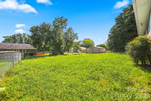 2103 2nd Avenue NW, Hickory, NC 28601