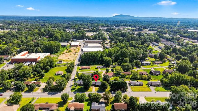 2103 2nd Avenue NW, Hickory, NC 28601