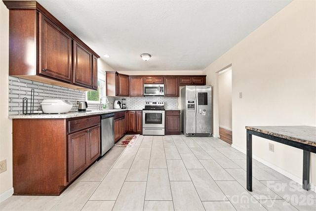 2103 2nd Avenue NW, Hickory, NC 28601
