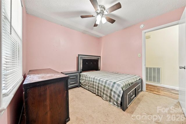 2103 2nd Avenue NW, Hickory, NC 28601