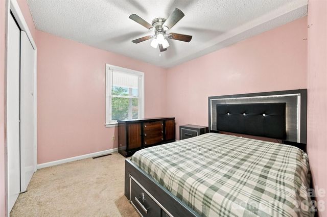 2103 2nd Avenue NW, Hickory, NC 28601