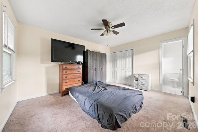 2103 2nd Avenue NW, Hickory, NC 28601