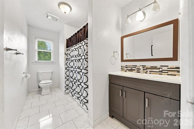 2103 2nd Avenue NW, Hickory, NC 28601