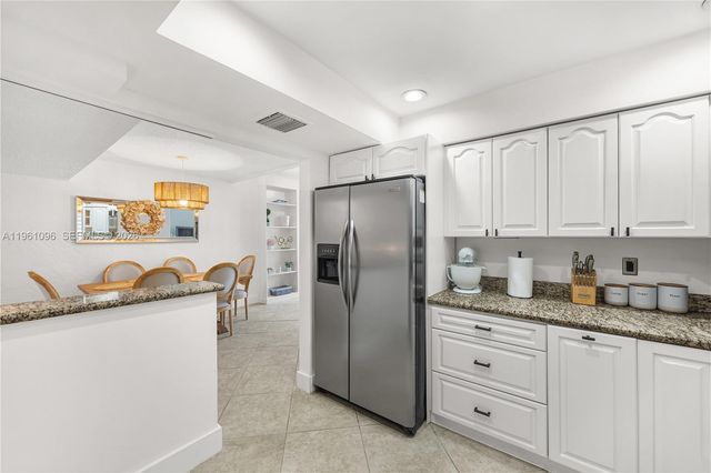 4299 N 76th Ave, Davie, FL 33024