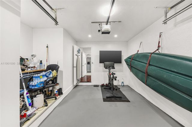 4299 N 76th Ave, Davie, FL 33024