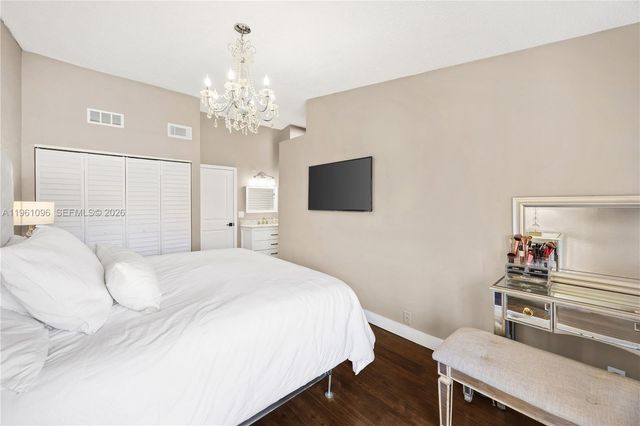 4299 N 76th Ave, Davie, FL 33024