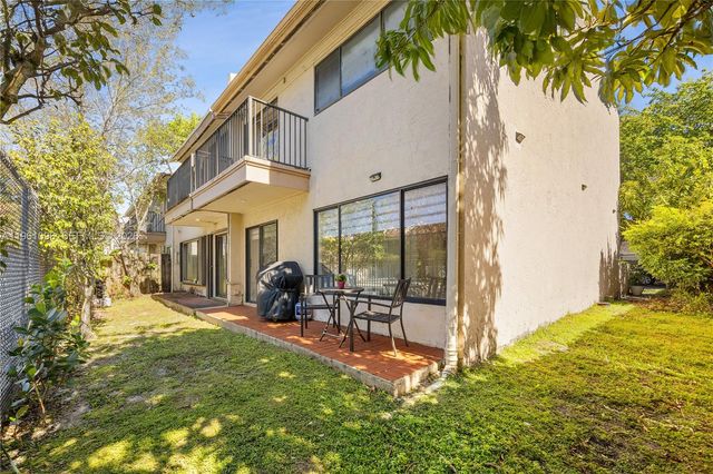 4299 N 76th Ave, Davie, FL 33024