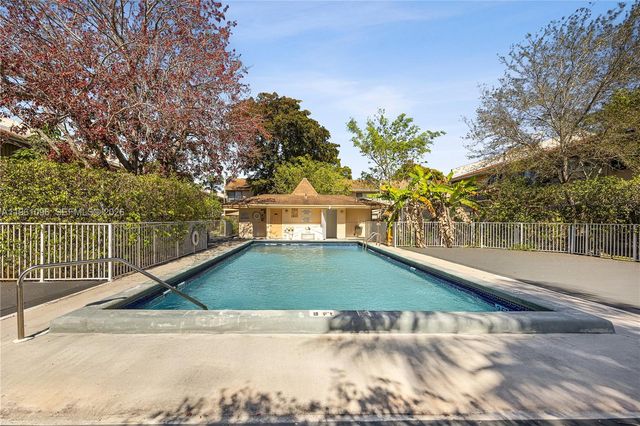 4299 N 76th Ave, Davie, FL 33024