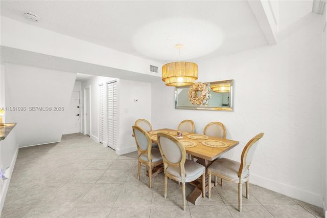 4299 N 76th Ave, Davie, FL 33024