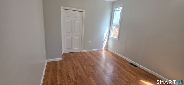 279 Captain Thomas Boulevard 1st Fl, West Haven, CT 06516