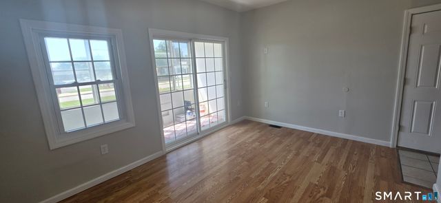 279 Captain Thomas Boulevard 1st Fl, West Haven, CT 06516