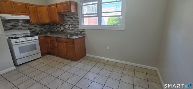 279 Captain Thomas Boulevard 1st Fl, West Haven, CT 06516