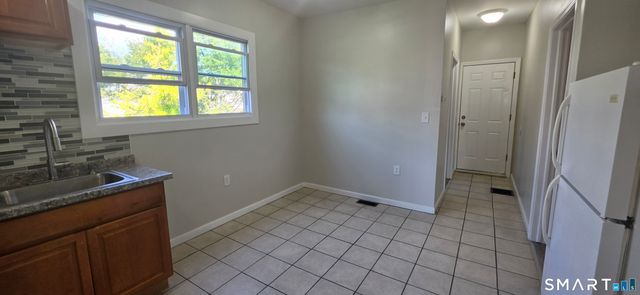 279 Captain Thomas Boulevard 1st Fl, West Haven, CT 06516