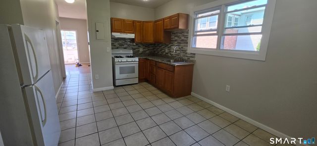 279 Captain Thomas Boulevard 1st Fl, West Haven, CT 06516