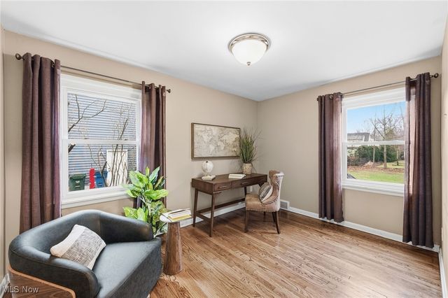 28318 W Oviatt Road, Bay Village, OH 44140