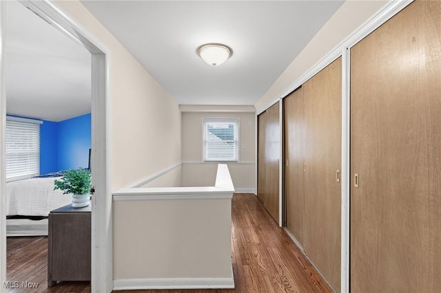 28318 W Oviatt Road, Bay Village, OH 44140