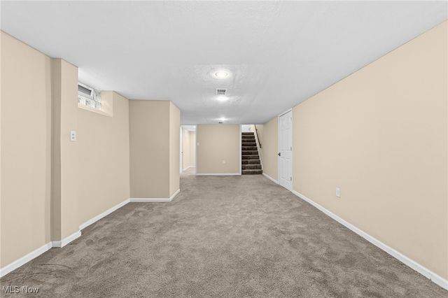 28318 W Oviatt Road, Bay Village, OH 44140