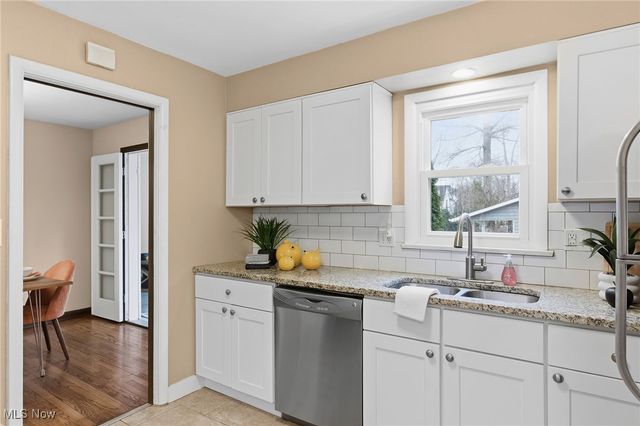 28318 W Oviatt Road, Bay Village, OH 44140