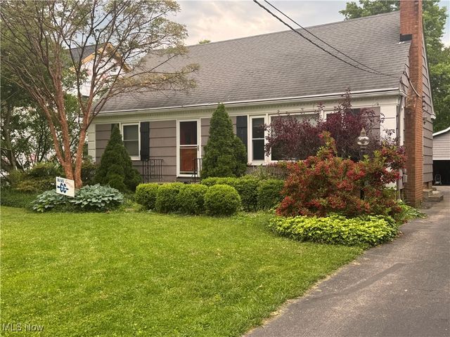 28318 W Oviatt Road, Bay Village, OH 44140