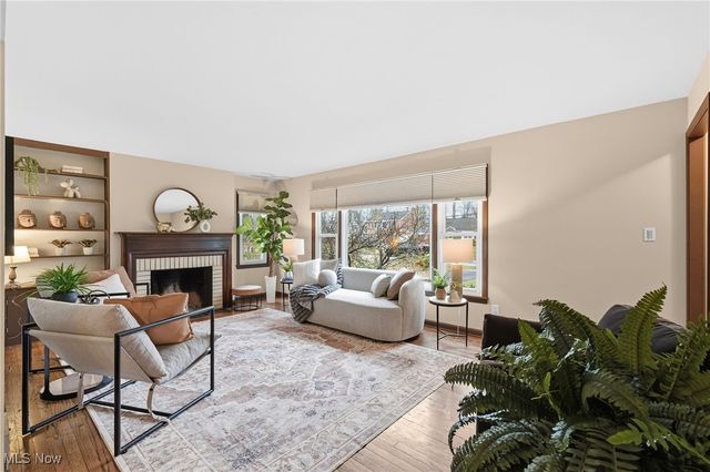 28318 W Oviatt Road, Bay Village, OH 44140