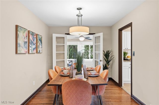 28318 W Oviatt Road, Bay Village, OH 44140