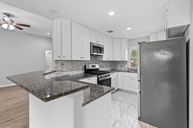 16790 N Rail Drive, Conroe, TX 77385