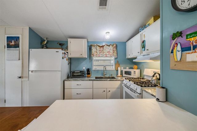 605 MICHIGAN BOULEVARD 39, Dunedin, FL 34698