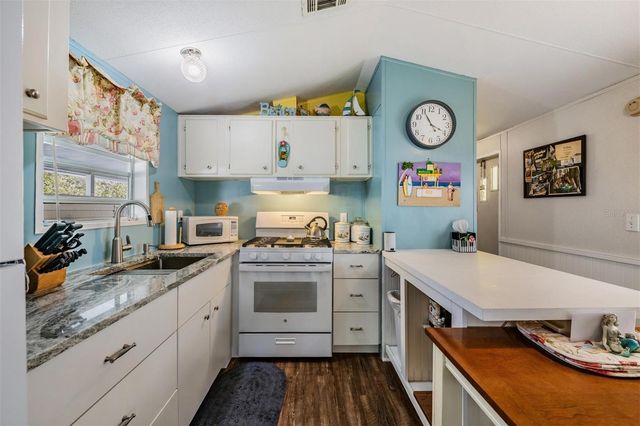 605 MICHIGAN BOULEVARD 39, Dunedin, FL 34698