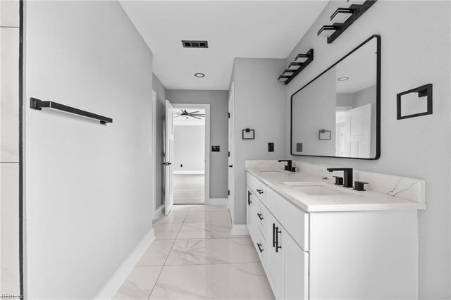 1 Phillips RD, Poquoson, VA 23662