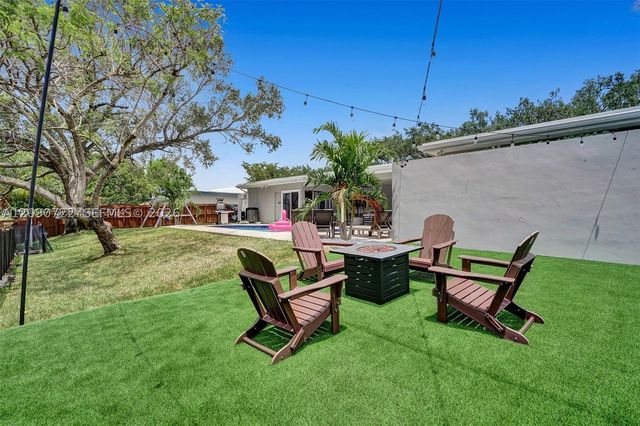 1941 SW 52nd Ter, Plantation, FL 33317