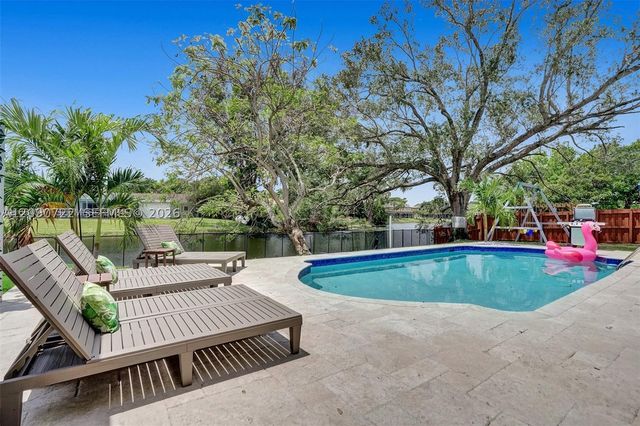 1941 SW 52nd Ter, Plantation, FL 33317