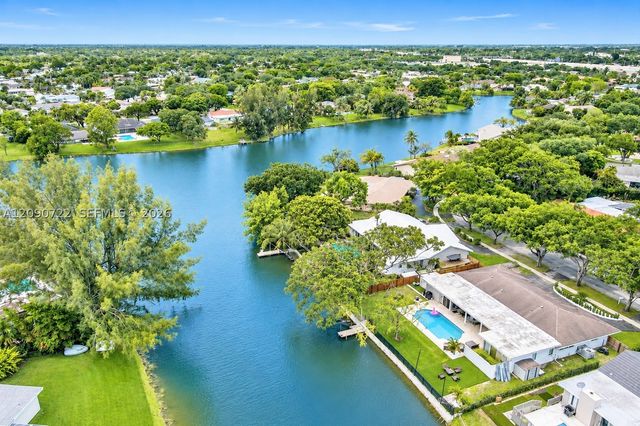1941 SW 52nd Ter, Plantation, FL 33317
